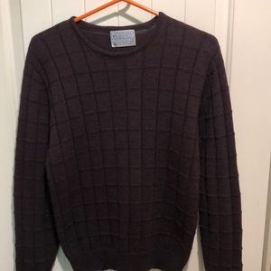 Pendleton Men’s Long sleeve Burgundy sweater. Size Small. 100% Virgin Wool